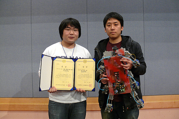2008 지능형 창작로봇 대상 ＇메카트로닉스공학부 Spilbot＇ 팀