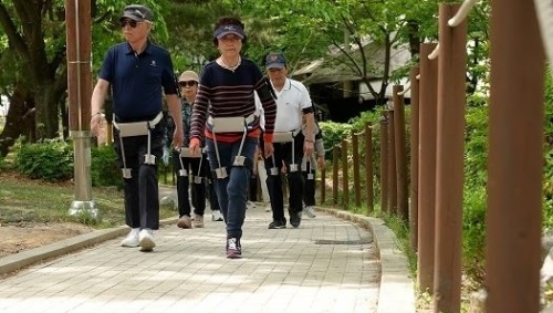 [서울신문] 위로보틱스, 웨어러블 로봇 활용한 시니어 운동프로그램 선봐