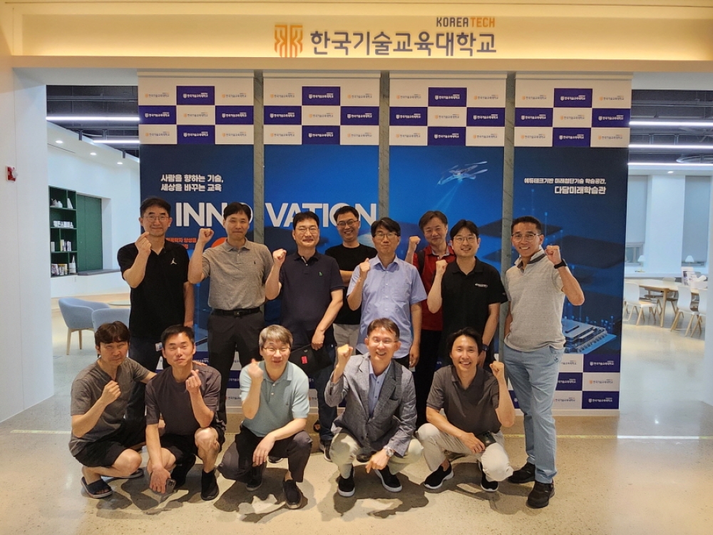정보통신공학 졸업동문 13명 다담미래학습관 방문 “감명깊고 놀랍다”